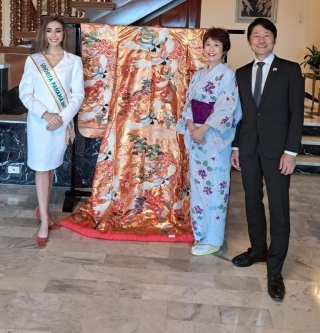ミス・パナマによる福島大使夫妻訪問(2022年11月18日)