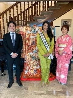 Visita de la Señorita Panamá al Embajador y la Sra. Fukushima
