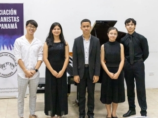 Ganadores japoneses en Concurso Juvenil de Piano de Panamá (el 28 de octubre de 2023)